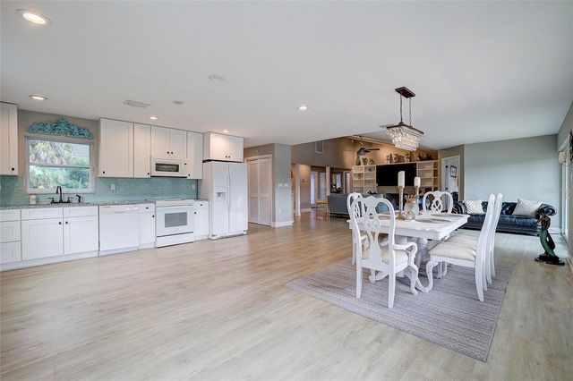 3214 N SECLUSION DRIVE, Sarasota, FL 34239