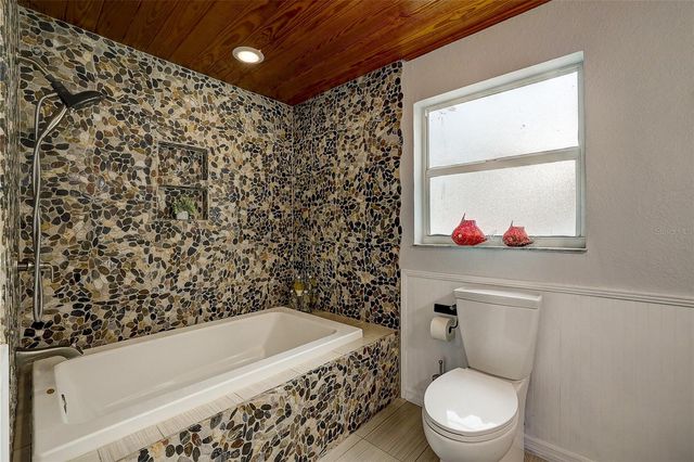 3214 N SECLUSION DRIVE, Sarasota, FL 34239