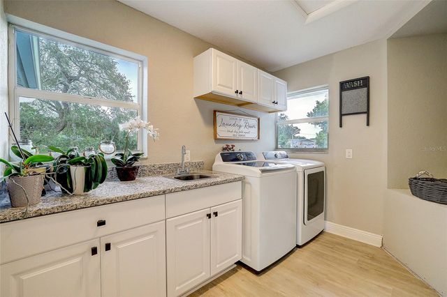 3214 N SECLUSION DRIVE, Sarasota, FL 34239