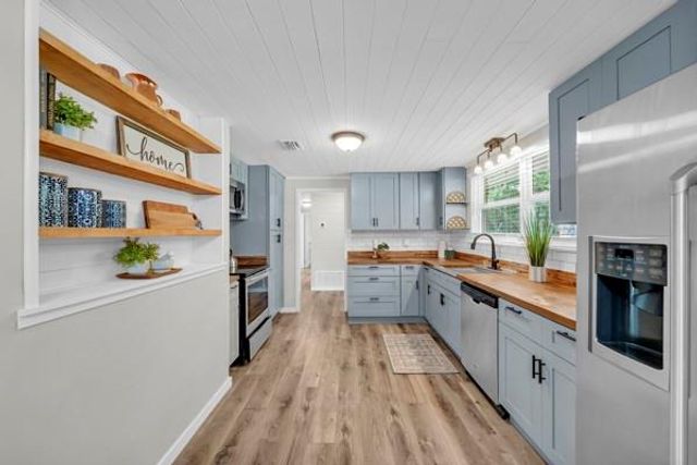 2460 Middle Road, Mobile, AL 36605