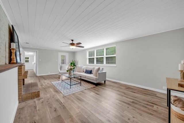 2460 Middle Road, Mobile, AL 36605