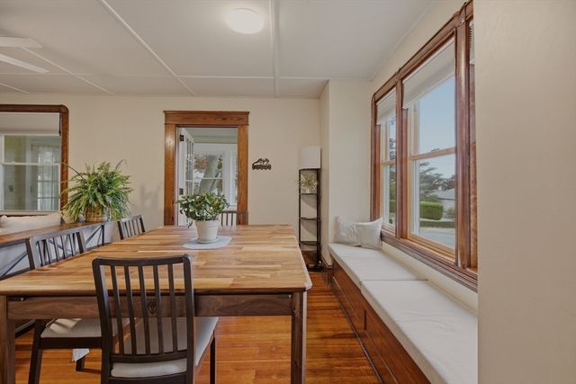 22 South Avenue, Tiverton, RI 02878