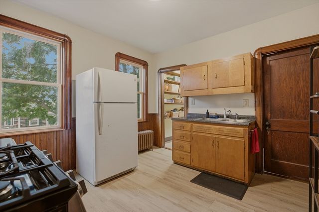 22 South Avenue, Tiverton, RI 02878