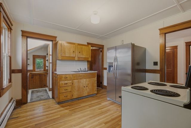 22 South Avenue, Tiverton, RI 02878