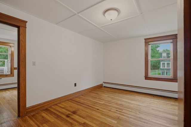 22 South Avenue, Tiverton, RI 02878