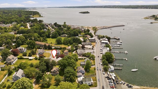 22 South Avenue, Tiverton, RI 02878