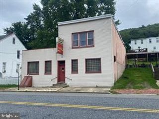 32 E BACON STREET, Pottsville, PA 17901