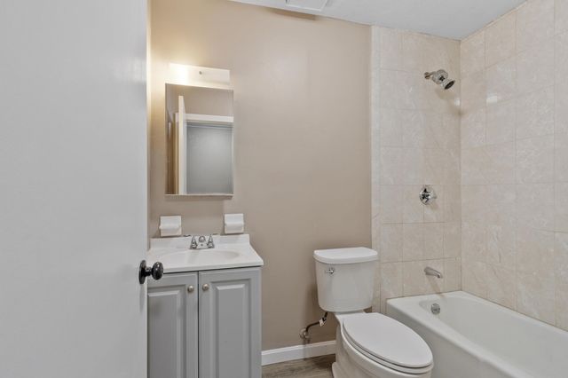 11 Strawberry Bank Rd Apt 5, Nashua, NH 03062