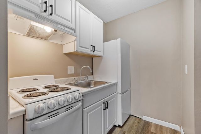11 Strawberry Bank Rd Apt 5, Nashua, NH 03062