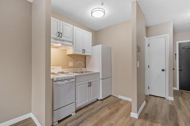11 Strawberry Bank Rd Apt 5, Nashua, NH 03062