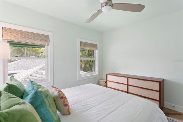 1716 OAK STREET NE, St Petersburg, FL 33704
