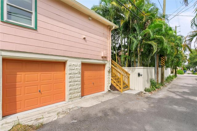 1716 OAK STREET NE, St Petersburg, FL 33704