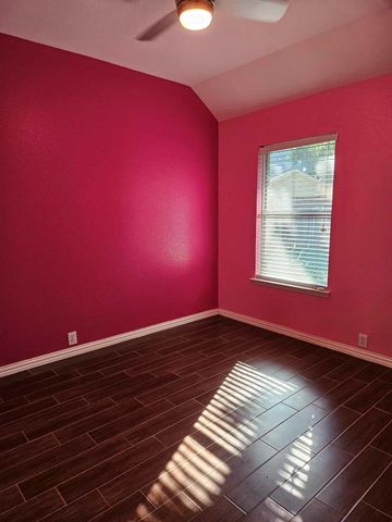 4036 Glenwyck Drive E, North Richland Hills, TX 76180