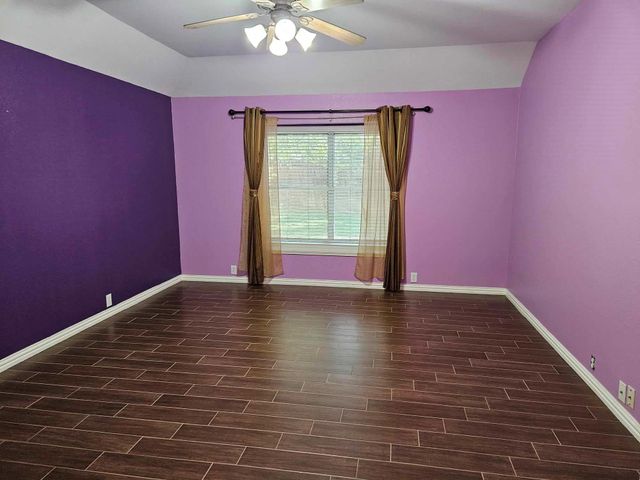 4036 Glenwyck Drive E, North Richland Hills, TX 76180