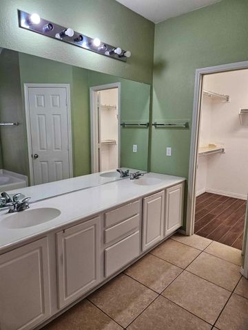 4036 Glenwyck Drive E, North Richland Hills, TX 76180