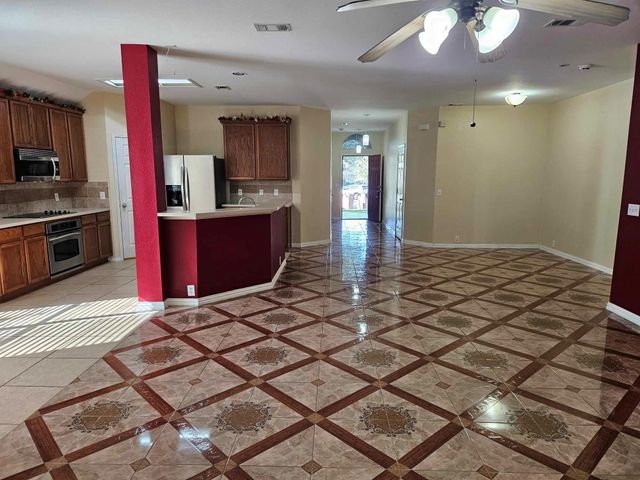 4036 Glenwyck Drive E, North Richland Hills, TX 76180