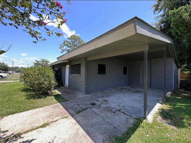228 Oakshire Dr, Houma, LA 70364