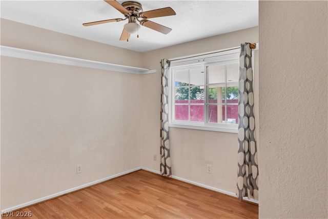 2410 East Oak Glen Way, Las Vegas, NV 89115