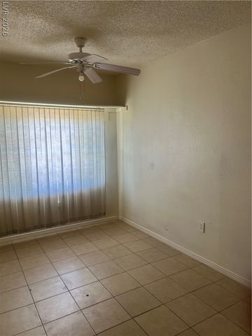 2410 East Oak Glen Way, Las Vegas, NV 89115