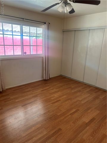 2410 East Oak Glen Way, Las Vegas, NV 89115