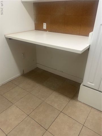 2410 East Oak Glen Way, Las Vegas, NV 89115