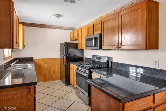 2410 East Oak Glen Way, Las Vegas, NV 89115