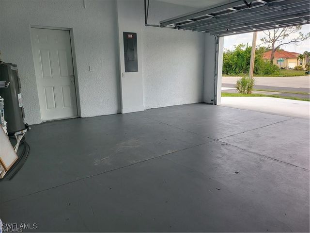 2815 Van Buren PKWY, Cape Coral, FL 33993