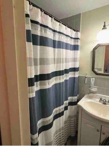 300 Lynn Shore Dr 712, Lynn, MA 01902