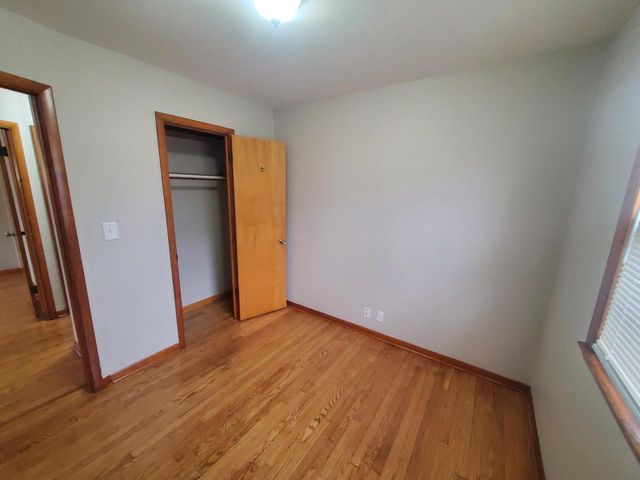 8229 W Grantosa DRIVE W, Milwaukee, WI 53218