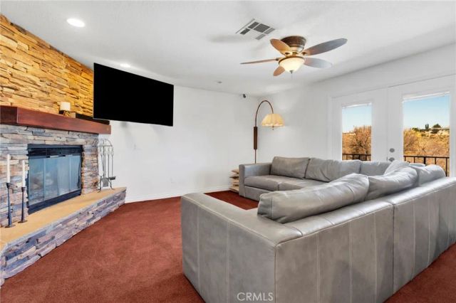 18186 Bangor, Hesperia, CA 92345