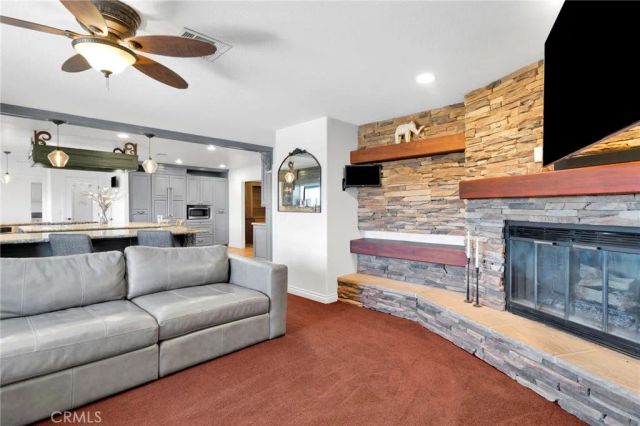 18186 Bangor, Hesperia, CA 92345