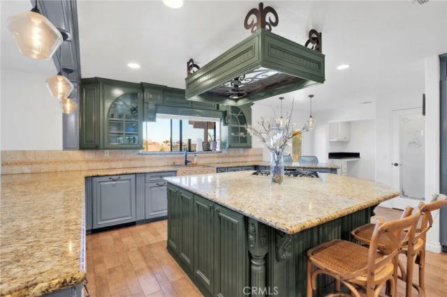 18186 Bangor, Hesperia, CA 92345