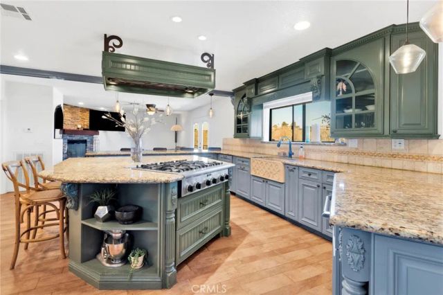 18186 Bangor, Hesperia, CA 92345