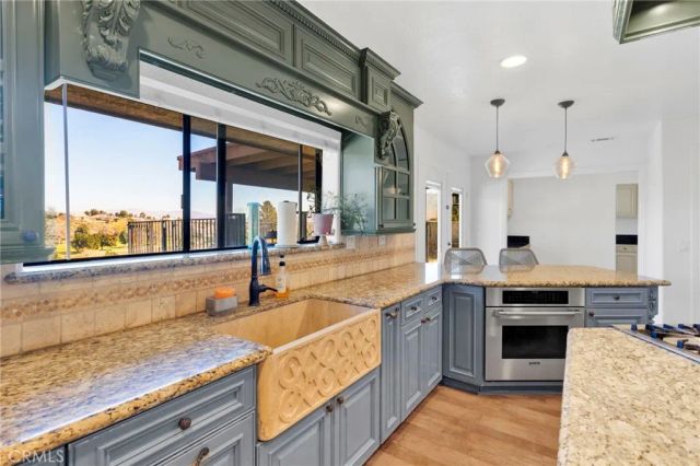 18186 Bangor, Hesperia, CA 92345