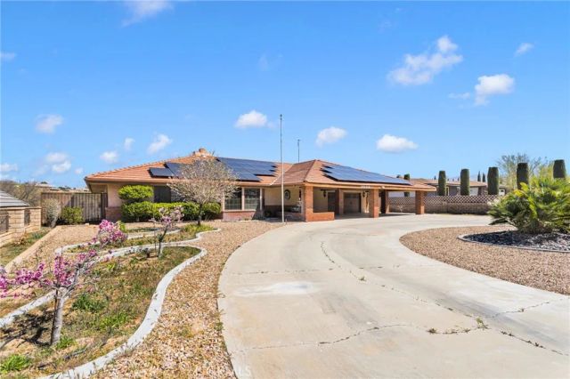 18186 Bangor, Hesperia, CA 92345