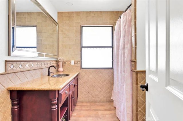 18186 Bangor, Hesperia, CA 92345