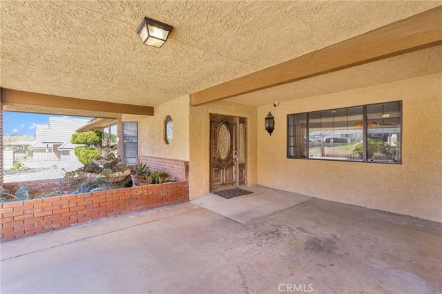 18186 Bangor, Hesperia, CA 92345
