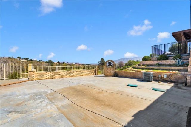 18186 Bangor, Hesperia, CA 92345