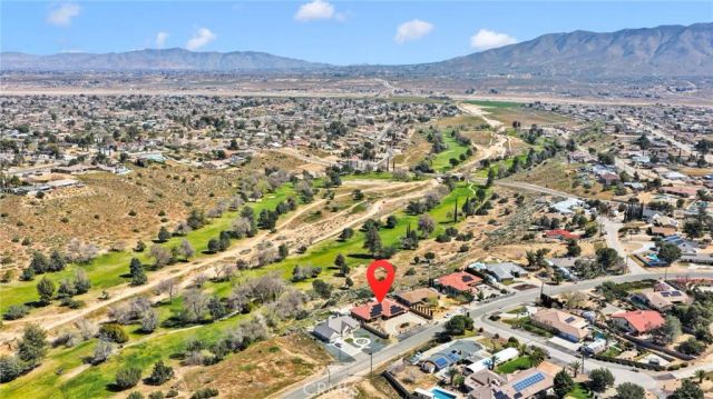 18186 Bangor, Hesperia, CA 92345
