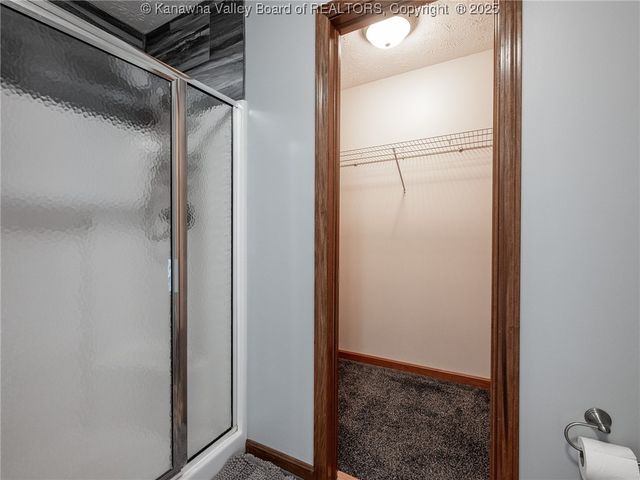 243 Maple Road, Hurricane, WV 25526