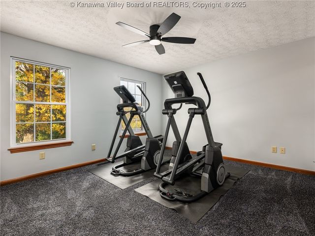 243 Maple Road, Hurricane, WV 25526