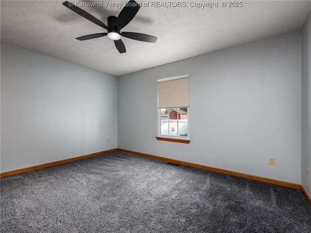 243 Maple Road, Hurricane, WV 25526