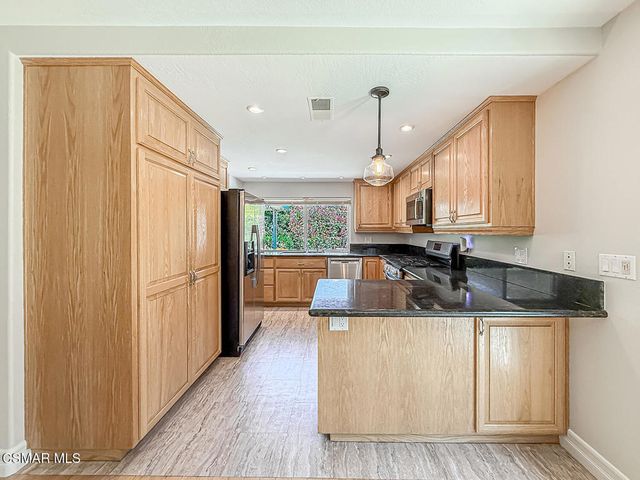 194 Charro Avenue, Thousand Oaks, CA 91320