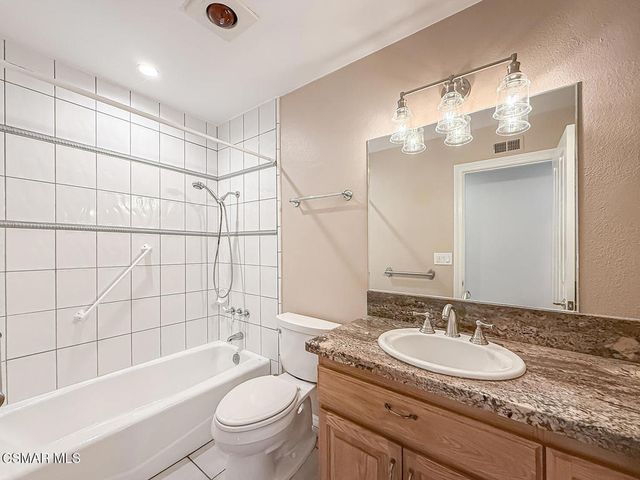 194 Charro Avenue, Thousand Oaks, CA 91320