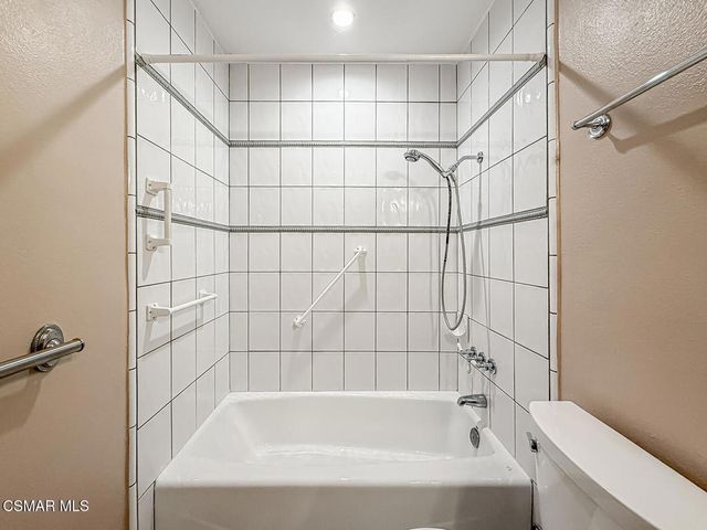 194 Charro Avenue, Thousand Oaks, CA 91320
