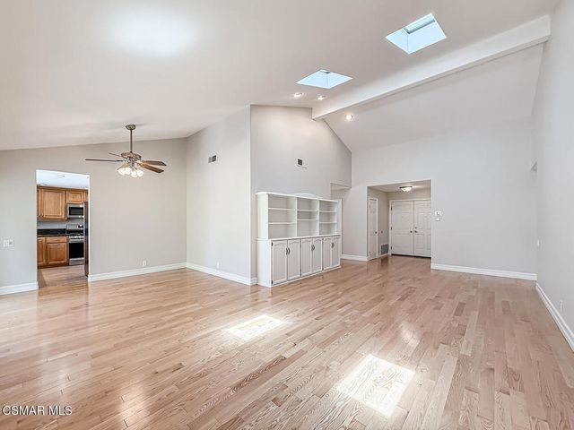194 Charro Avenue, Thousand Oaks, CA 91320