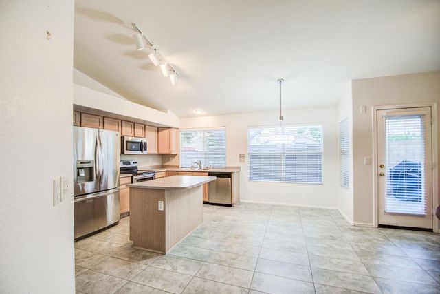 3216 E Muirwood Drive, Phoenix, AZ 85048