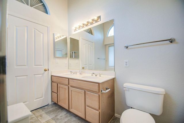 3216 E Muirwood Drive, Phoenix, AZ 85048