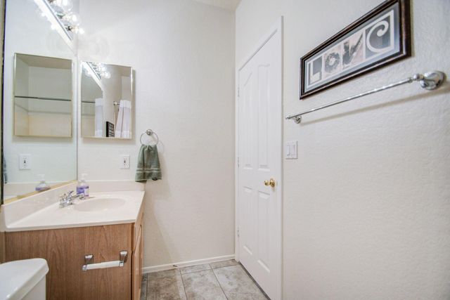 3216 E Muirwood Drive, Phoenix, AZ 85048