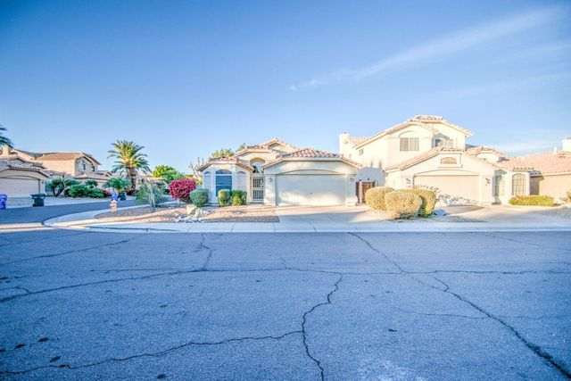 3216 E Muirwood Drive, Phoenix, AZ 85048